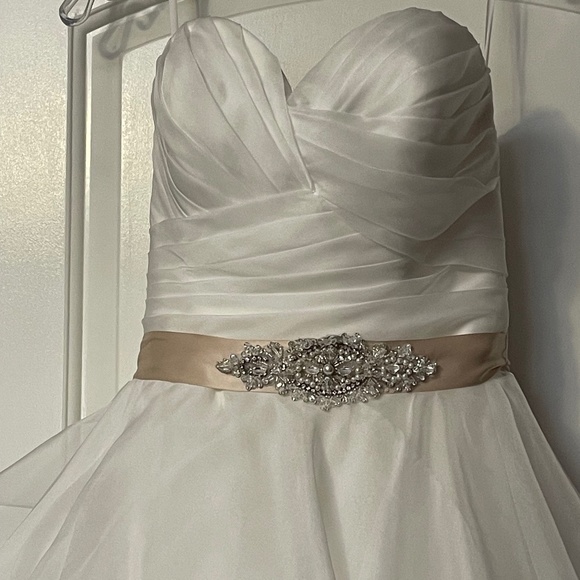 Bonny Ballroom Style Wedding Dress Size 6 - Picture 4 of 14